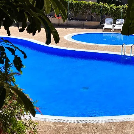 With Garden Vista Roja
